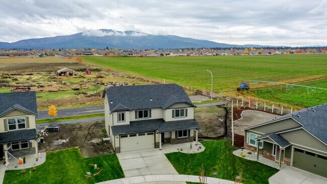 Building Photo - 4 Bedroom, 2.5 Bath New home