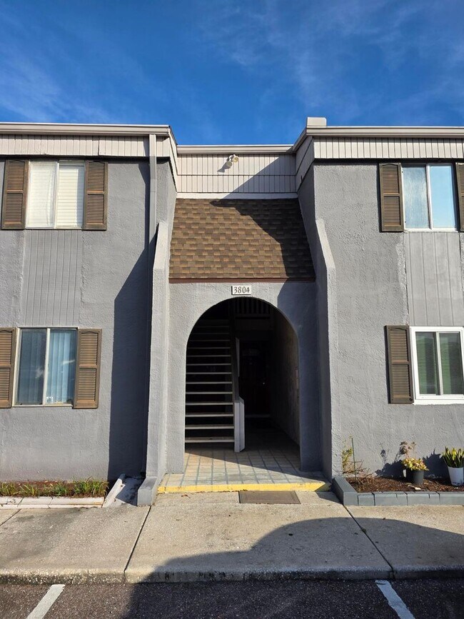 Building Photo - Furnished 2-Bedroom, 2-Bathroom Condo in Tampa