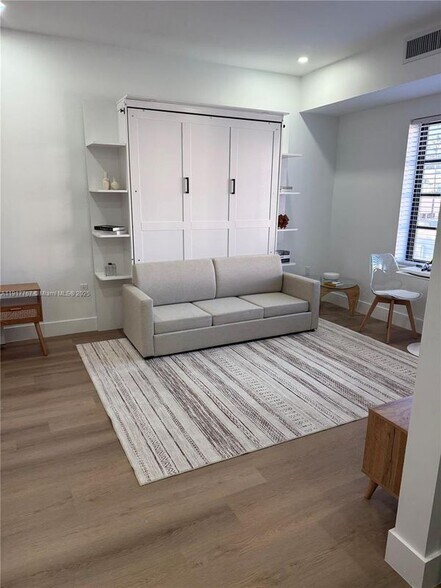 Primary Photo - 1619 Jefferson Ave