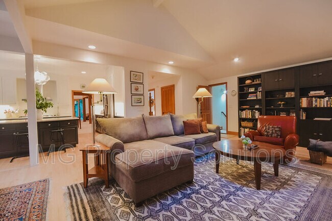 Building Photo - 7079 Lucas Valley Rd