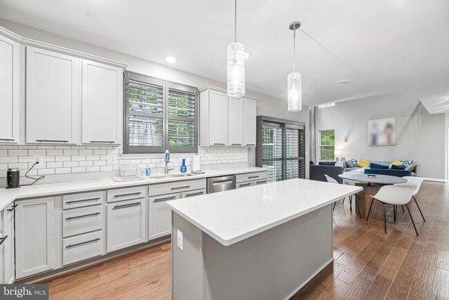 Building Photo - 10400 Del Ray Ct