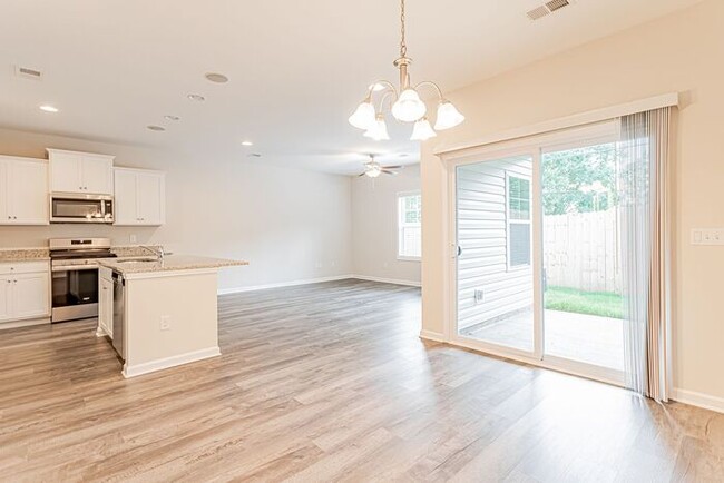 Building Photo - Brand New Townhome Off of Suber Rd Greer