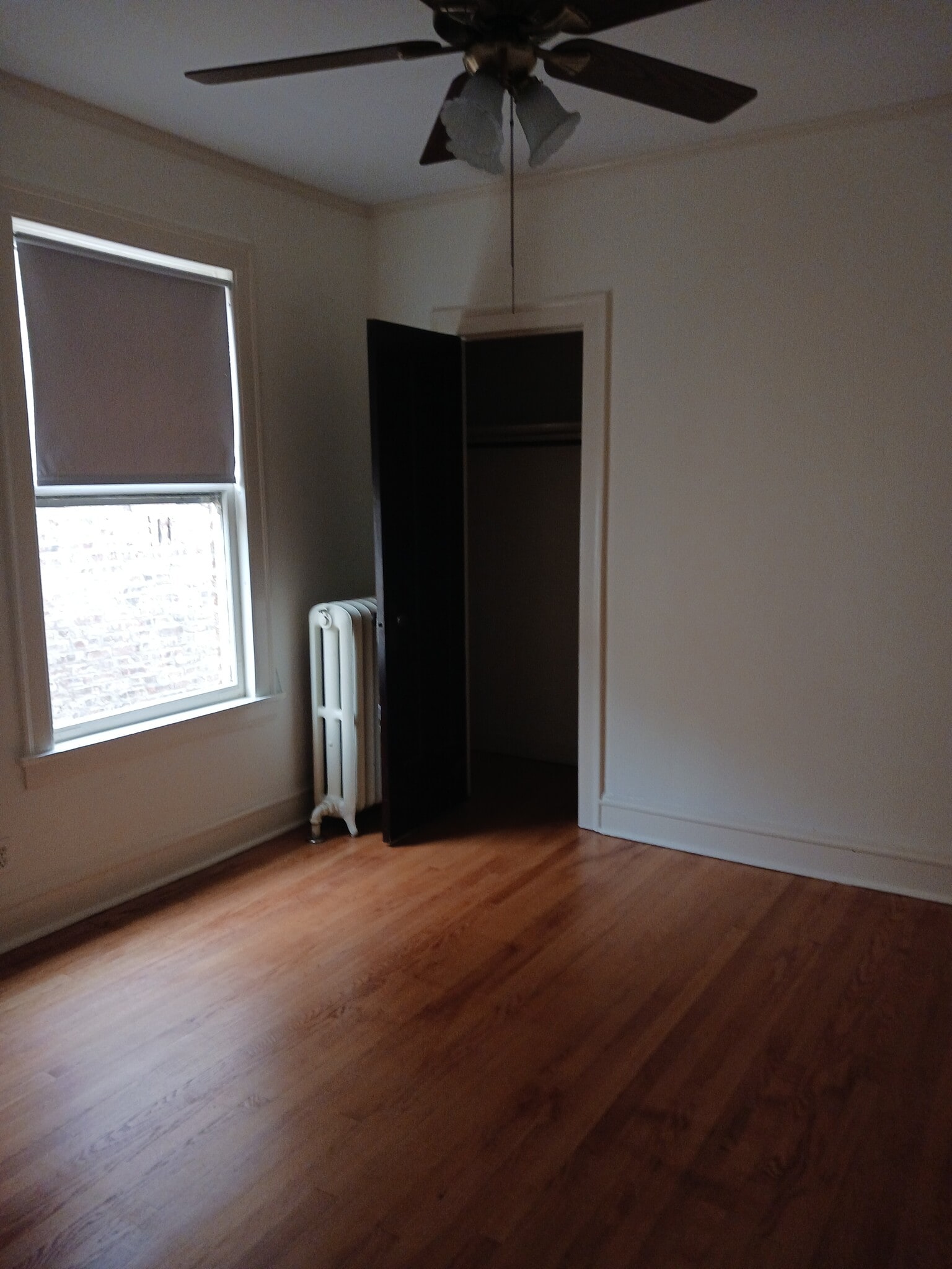 Building Photo - 5727 N Washtenaw Ave