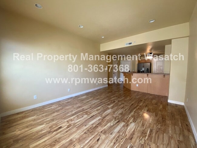 Building Photo - Check Out This Beautiful 2 Bedroom 2 bathr...