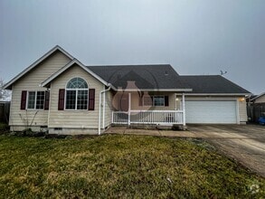 Building Photo - Charming Home in Albany