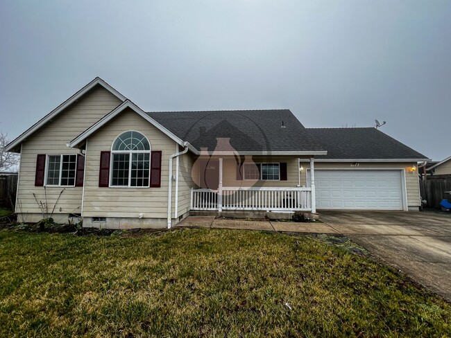 Primary Photo - Charming Home in Albany