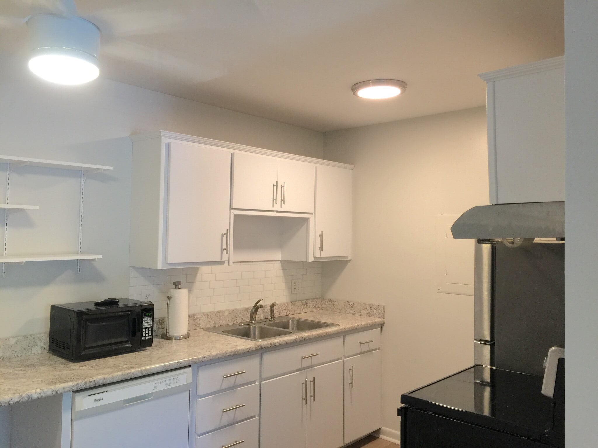 Building Photo - 2601 Hillsboro Pike