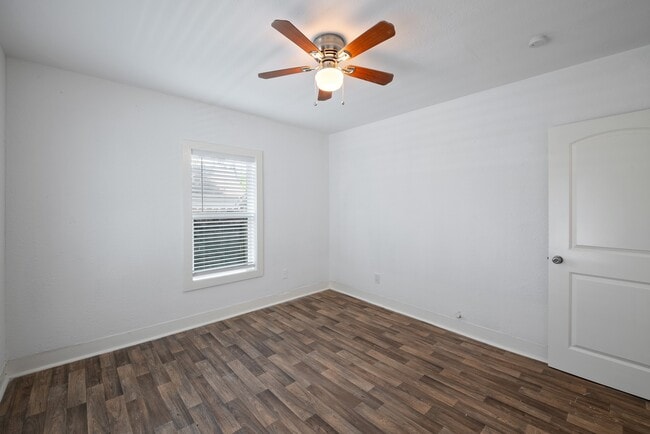 Building Photo - 5110 Avenue H