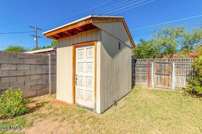 Building Photo - 7544 E Kimsey Ln