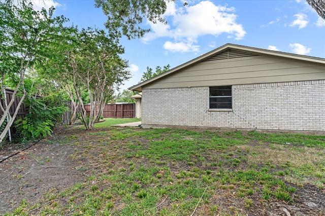 Building Photo - 2804 Royal Oaks Dr