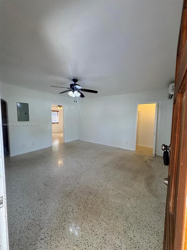 Building Photo - 1818 Middle River Dr