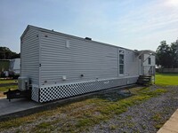 Building Photo - 8676 Sharon Ln