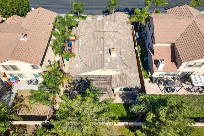 Building Photo - Charming 3 Bed/2 Bath Home In A Desirable ...