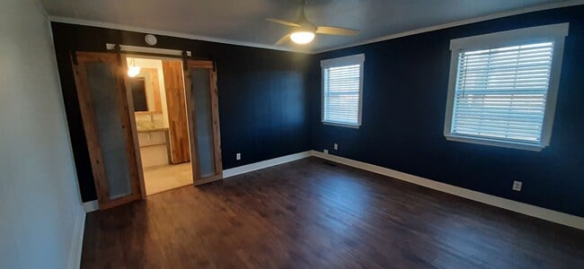 Building Photo - 156 Bailey St