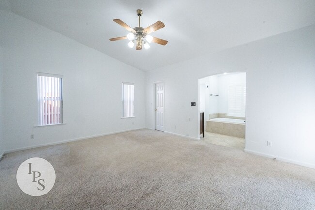 Building Photo - Fresno Westside Home, 3BR/2BA, Built 2002 ...