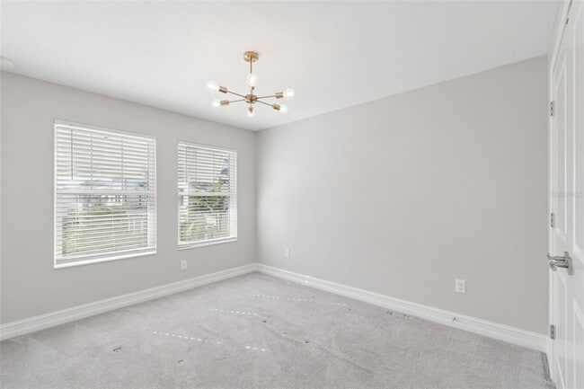 Building Photo - 4921 W Paul Ave