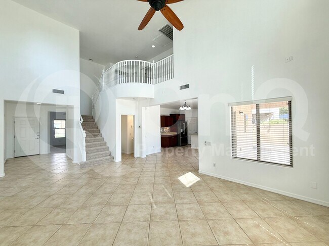 Building Photo - 2213 W Marconi Ave
