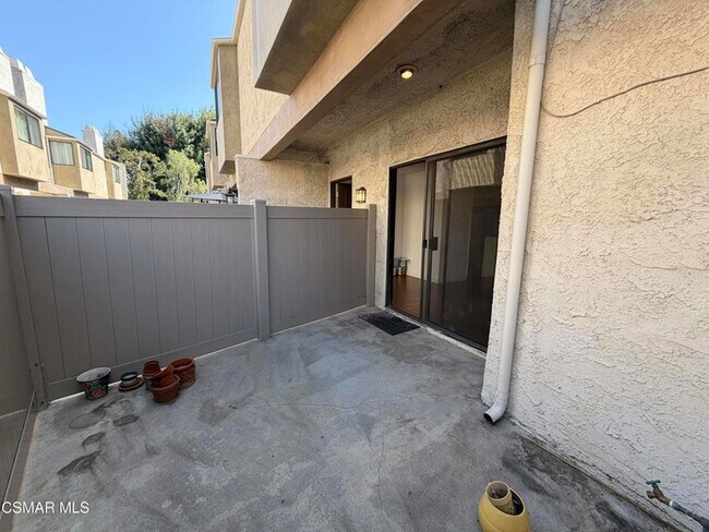Building Photo - 18242 Burbank Blvd