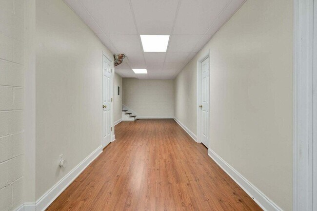 Building Photo - 1865 Weston Pl NW