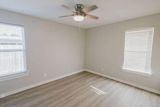 Building Photo - 501 Oakley Ct