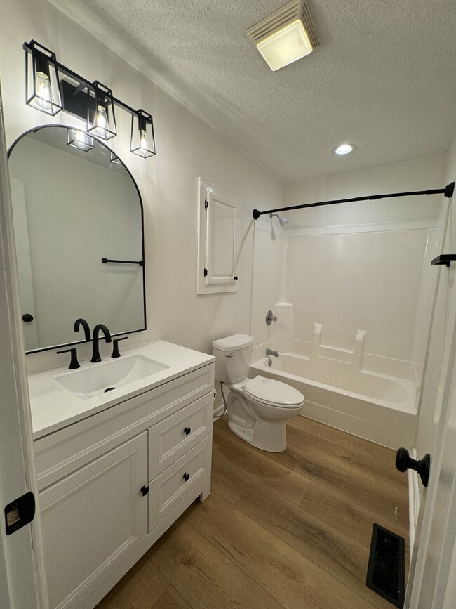 Upstairs Bathroom - 1421 S Meridian St