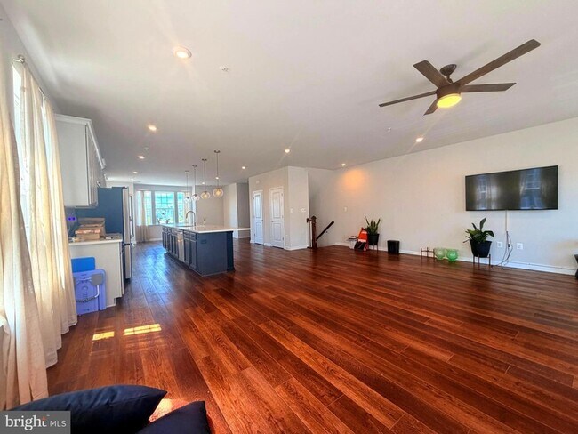 Building Photo - 10552 Neil Armstrong Way