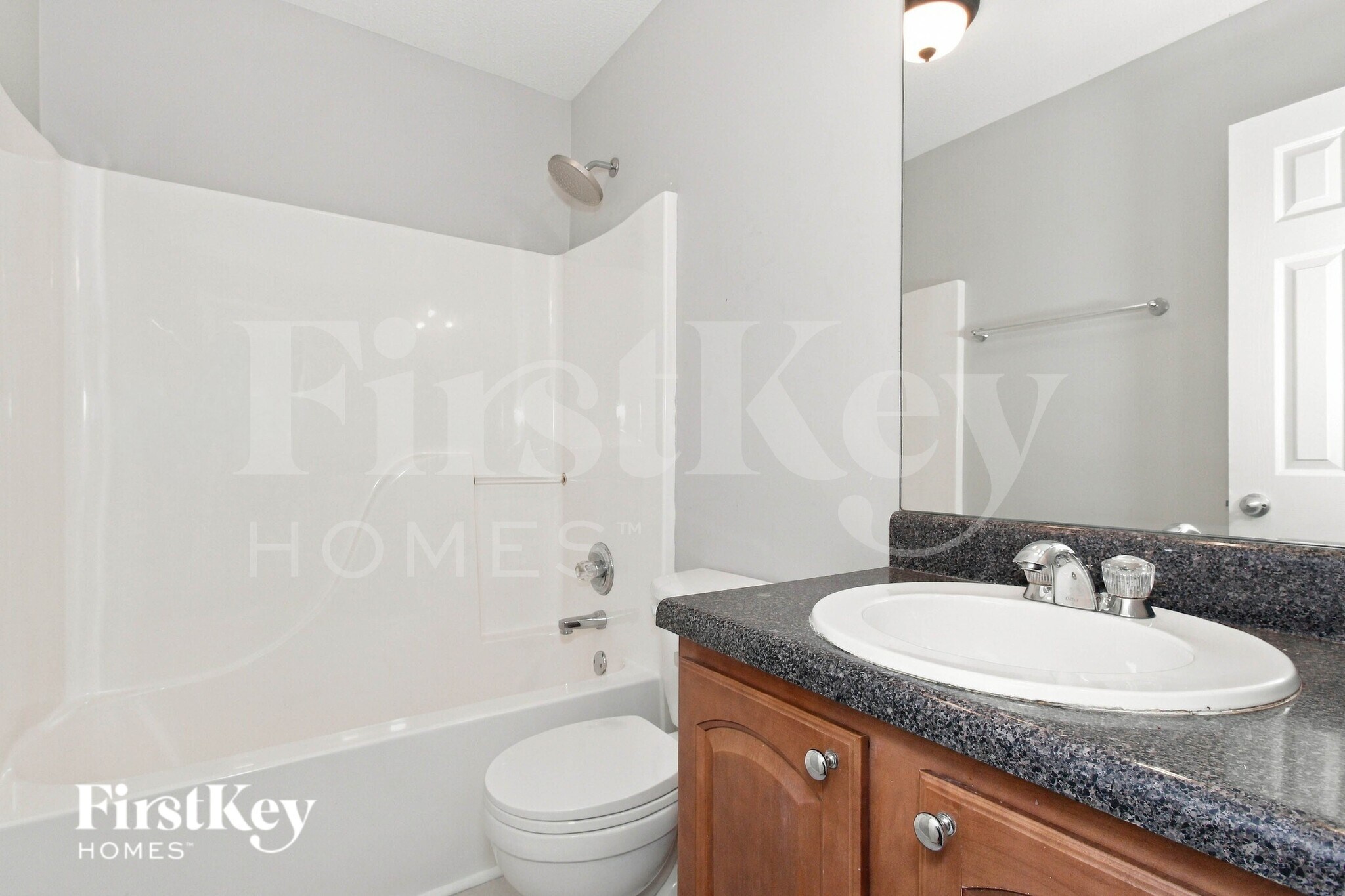 Building Photo - 1011 Hickory Cir