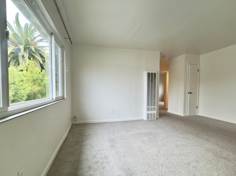 Building Photo - 6501 Raymond St