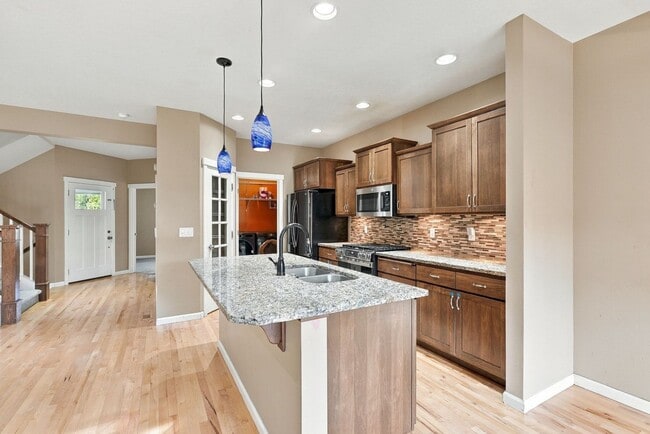 Building Photo - 1680 N Winchester Ct