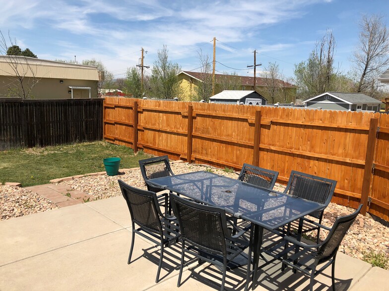 Building Photo - 5429 Elm Ct