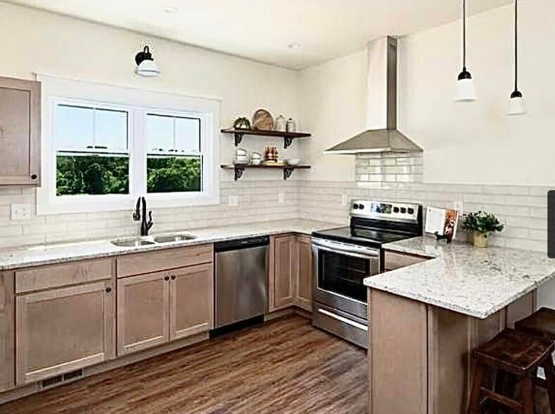 Building Photo - 2226 Riverside Dr