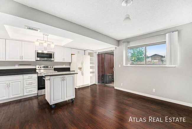 Building Photo - 1273 S Crystal Way