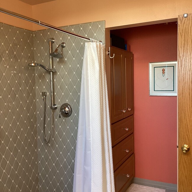 Building Photo - Charming Mukilteo Rambler in Fair Harbor