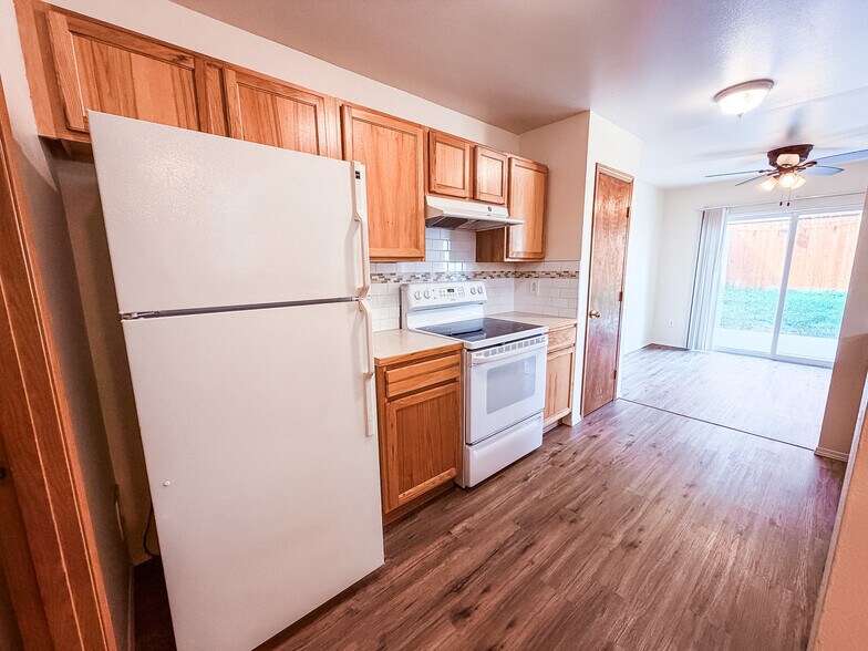 Building Photo - 943 College Ln NE