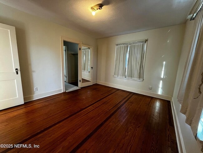 Building Photo - 1924 Arcadia Pl