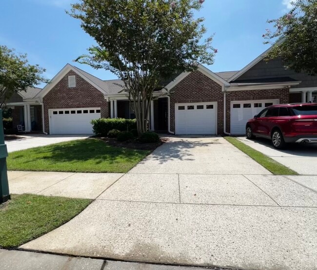 Building Photo - 1262 Greensview Cir