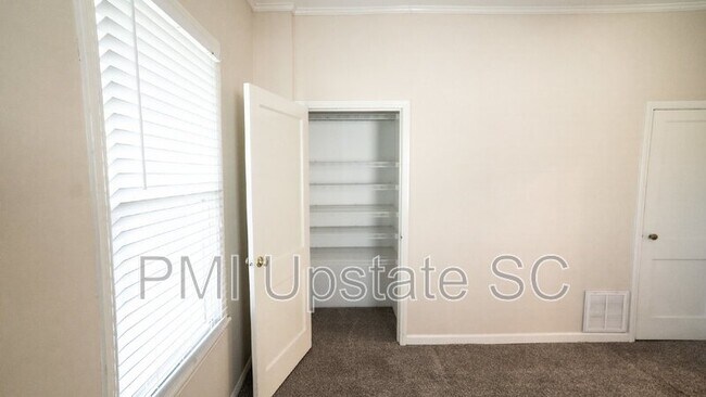 Building Photo - 68 Smythe Ave