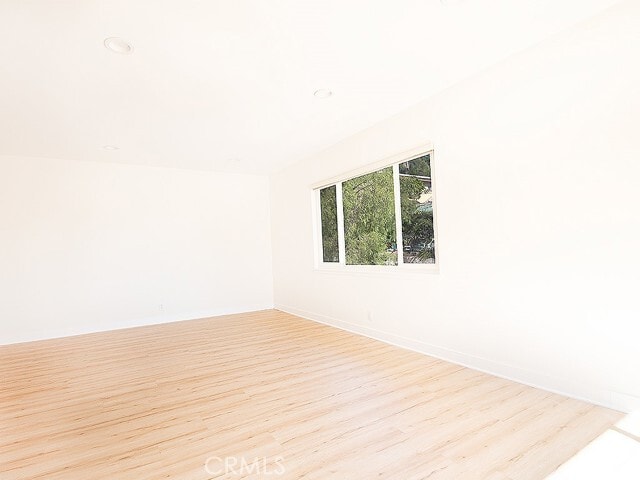 Building Photo - 2027 Vista Del Mar Ave