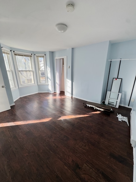 Building Photo - 128 Putnam St