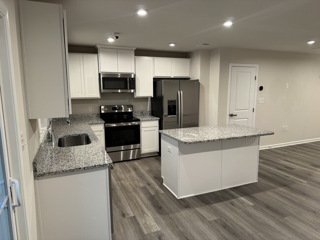 Building Photo - 1100 Aubrey Mdws Pl