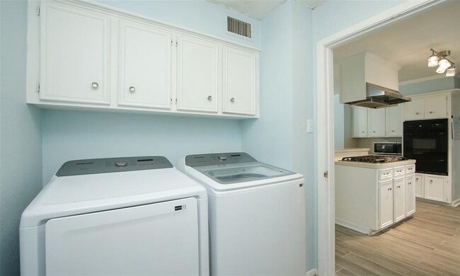 Building Photo - 6914 Chancellor Dr