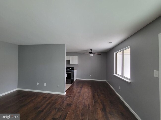 Building Photo - 2515 Cottonwood Ct