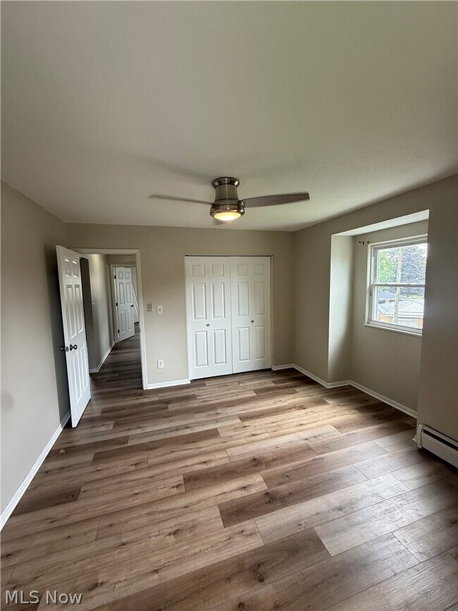 Building Photo - 2520 Flintridge Dr