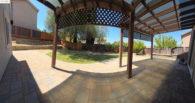 Building Photo - 462 Windwood Dr