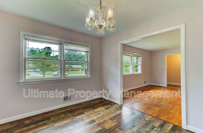 Building Photo - 317 Johnston Dr
