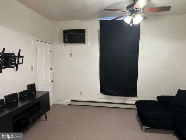 Building Photo - 110 S Charles St