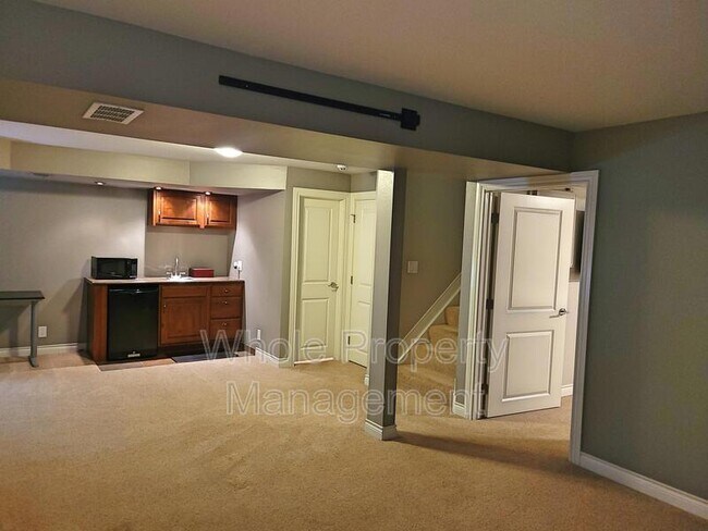 Building Photo - 434 Emerson St