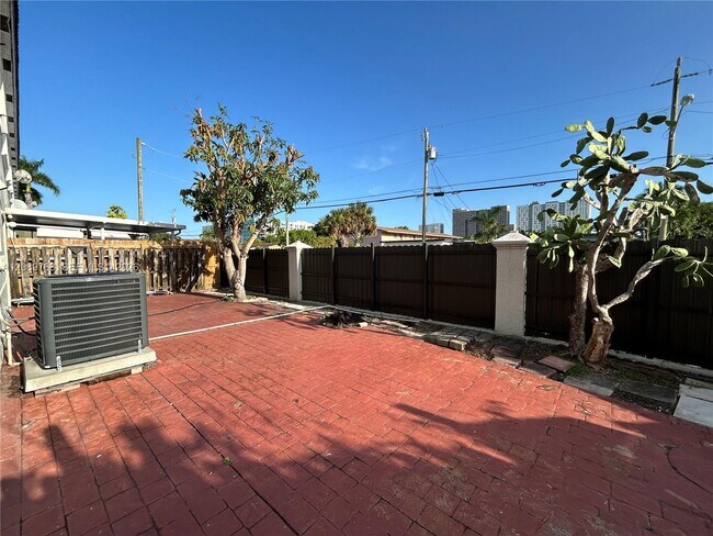 Building Photo - 130 SW 109th Ave