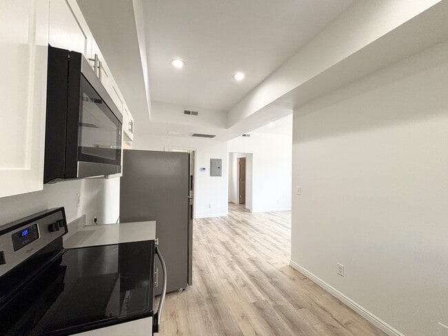 Building Photo - 1090 S 1100 E
