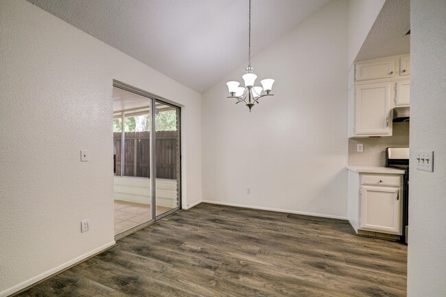 Building Photo - 3923 Windmill St